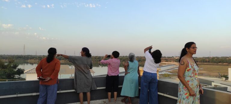 “oya..aa rahi hai kya”